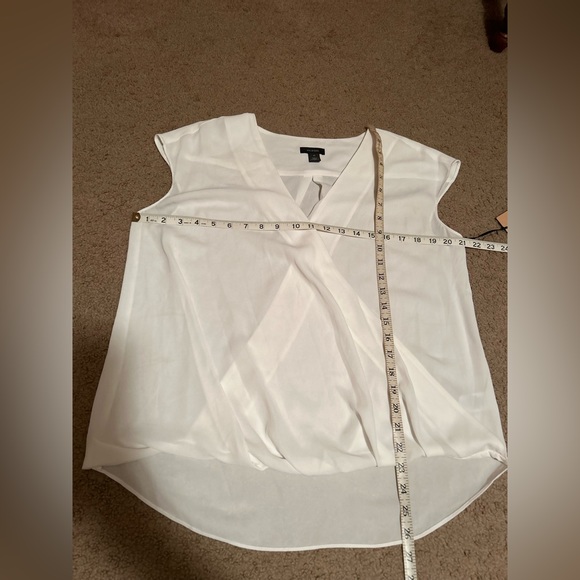 Halogen Women’s New White Blouse Top Size M V Neck Wrap pleated High-Low edge - Picture 9 of 10